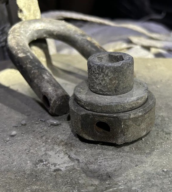 Lifting cross connection